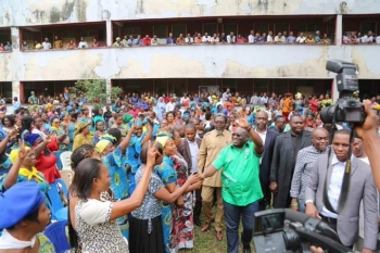 Jubilations As Gov. Ikpeazu Orders 'Payment Of Salary' To All Abia Workers